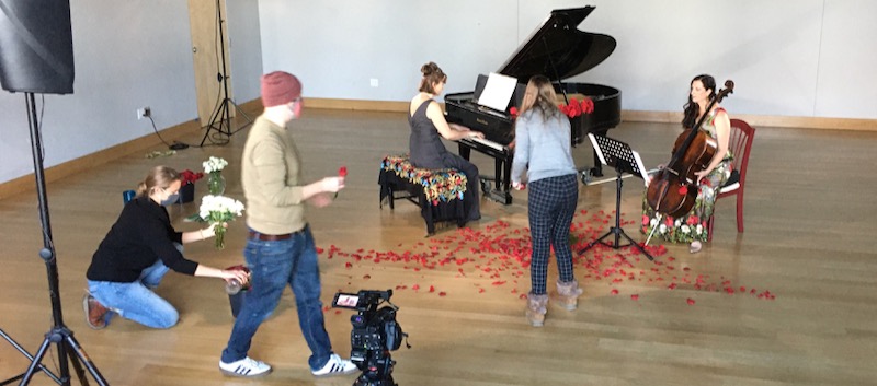 Duo Deja Vu and film production crew